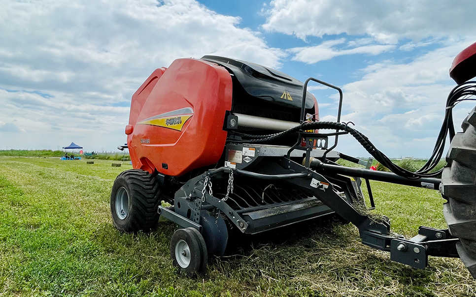 標(biāo)題：9YGJ-2.2B圓草捆打捆機(jī)
瀏覽次數(shù)：282
發(fā)表時(shí)間：2023-12-12