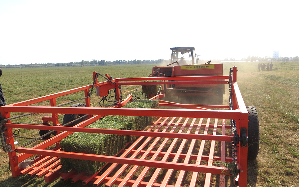 標題：9JCK-15方草捆收集車
瀏覽次數(shù)：49
發(fā)表時間：2023-12-12