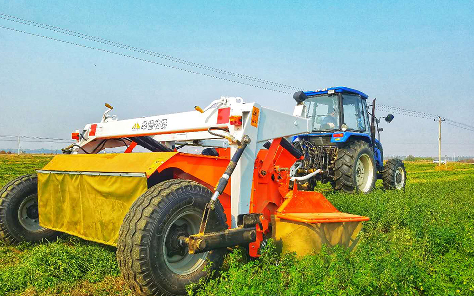 標(biāo)題：9GBXQ-3.0型旋轉(zhuǎn)式切割壓扁機(jī)
瀏覽次數(shù)：113
發(fā)表時(shí)間：2023-12-12