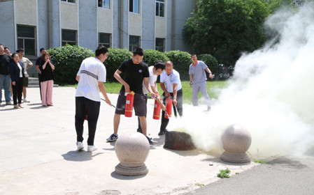 標(biāo)題：呼和浩特分院組織開展消防安全講座培訓(xùn)與演練活動
瀏覽次數(shù)：1226
發(fā)表時間：2024-06-14