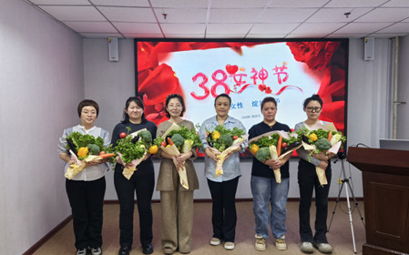標(biāo)題：“三八”綻放芳華  共赴春日之約
瀏覽次數(shù)：1271
發(fā)表時(shí)間：2025-03-07